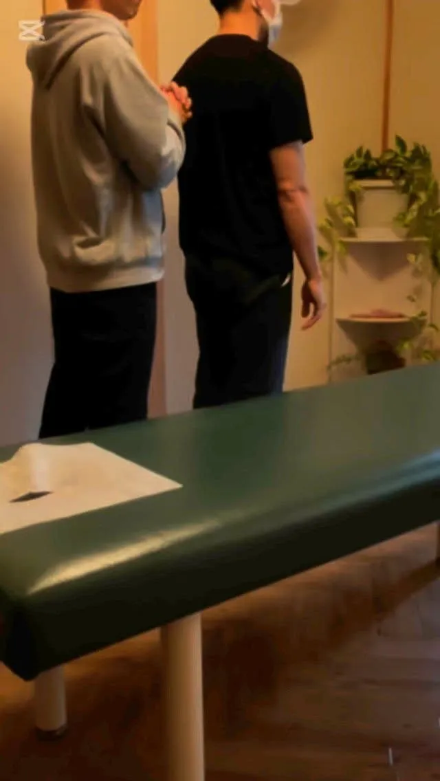 カイロプラクティックのアジャスト事故による背部痛への整体