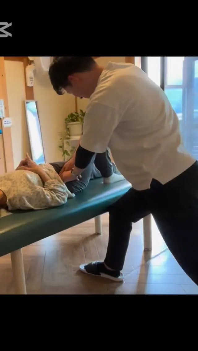 その指の変形、放置したらヤバイ